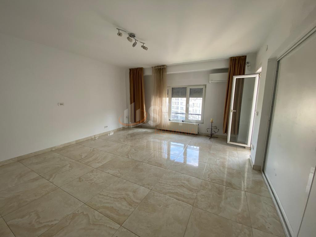 Apartament, 3 camere Bucuresti/Natiunile Unite