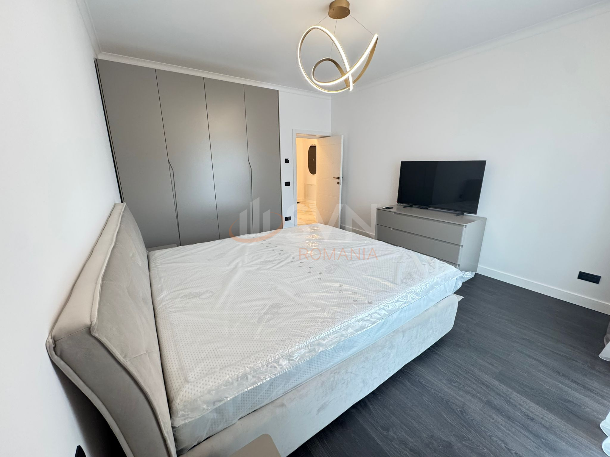 Apartament, 3 camere Bucuresti/Primaverii