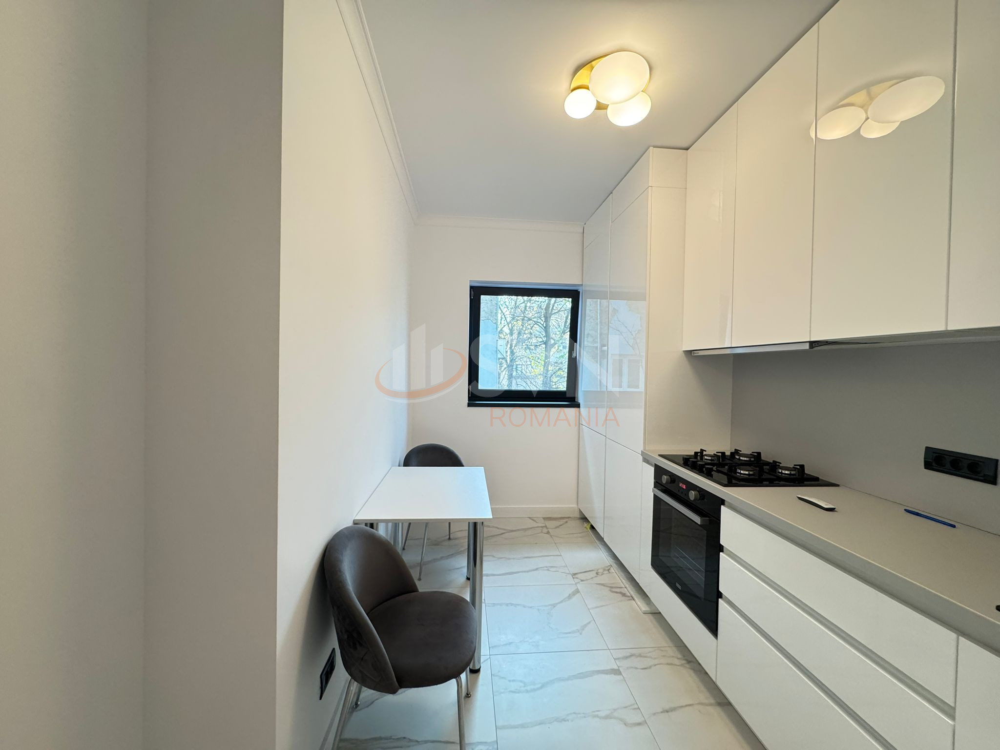 Apartament, 3 camere Bucuresti/Primaverii