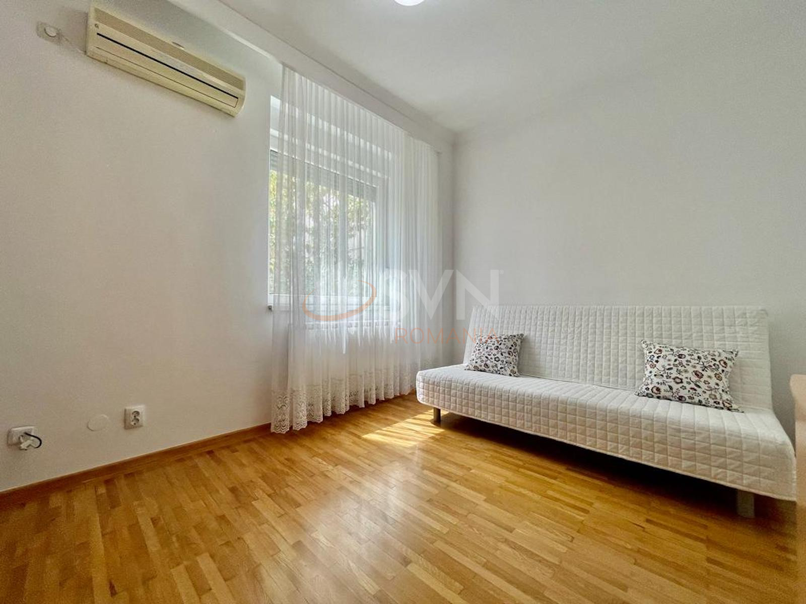 Apartament, 3 camere Bucuresti/Primaverii
