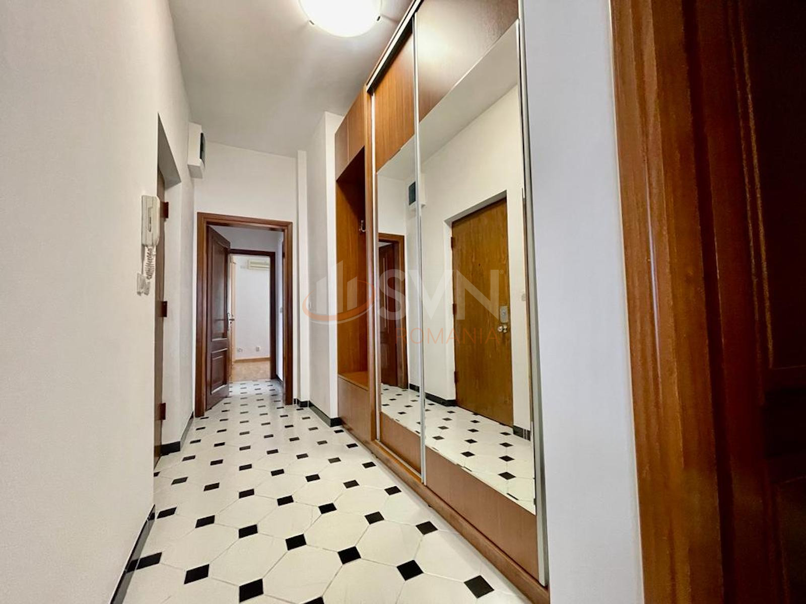 Apartament, 3 camere Bucuresti/Primaverii