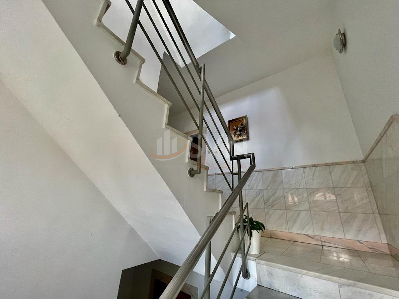 Apartament, 3 camere Bucuresti/Primaverii