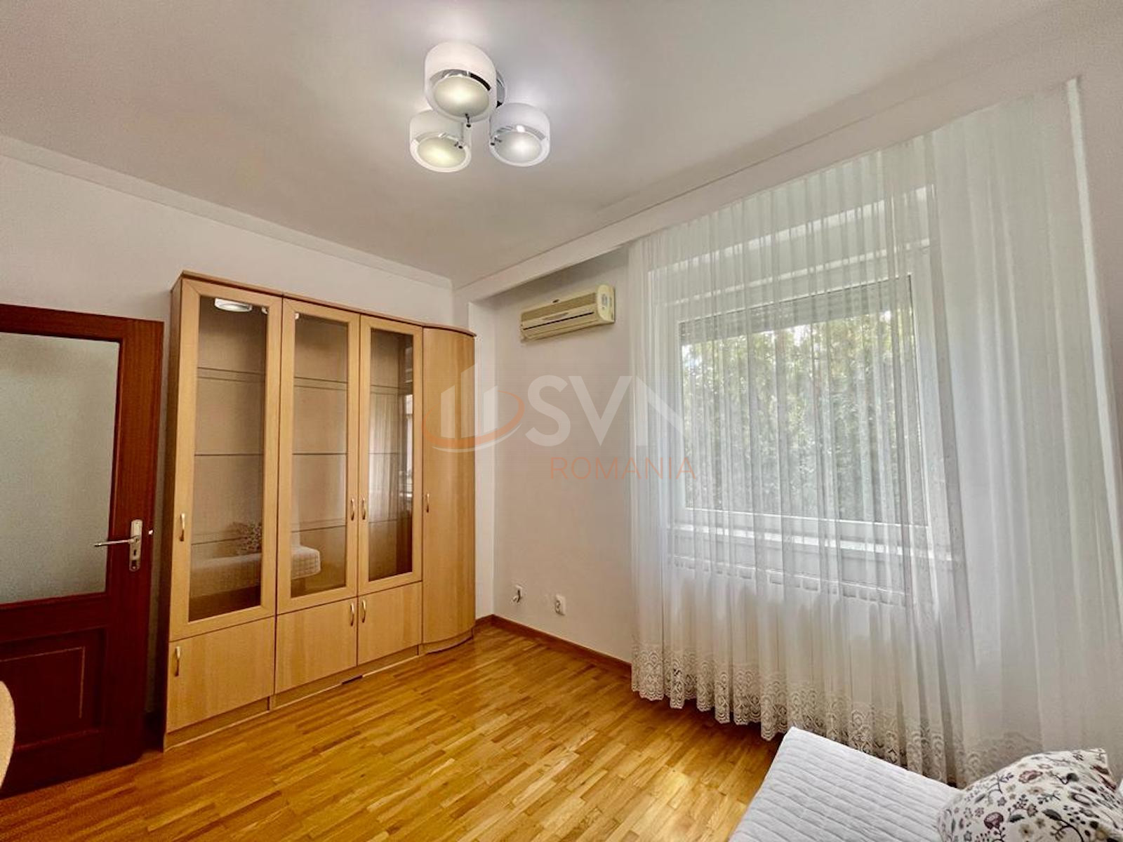 Apartament, 3 camere Bucuresti/Primaverii