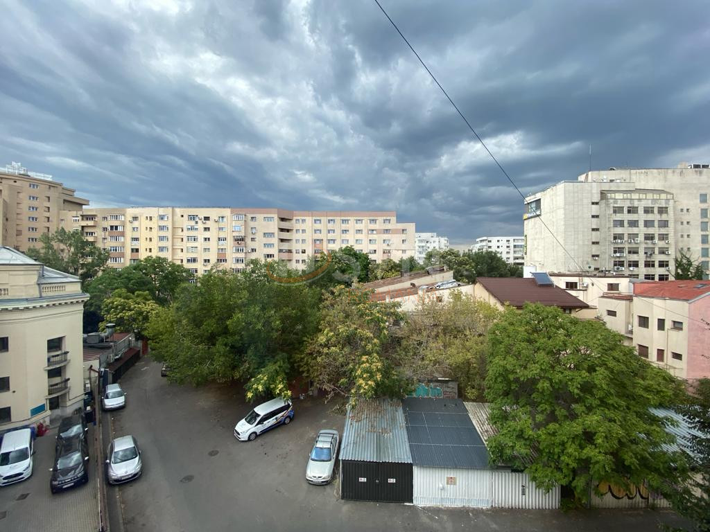 Apartament, 3 camere Bucuresti/Piata Victoriei