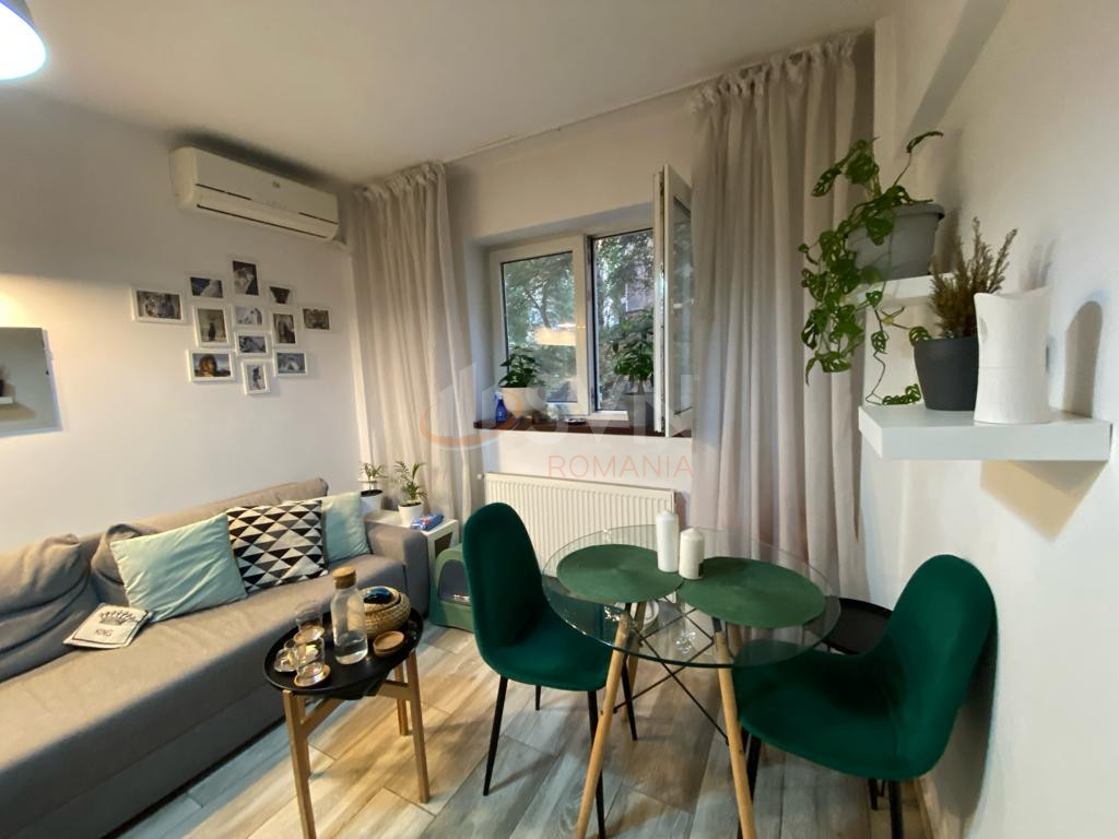 Apartament, 3 camere Bucuresti/Calea Victoriei