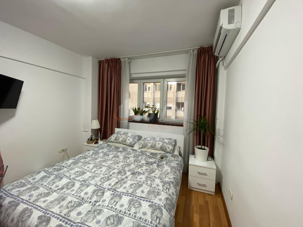 Apartament, 3 camere Bucuresti/Calea Victoriei