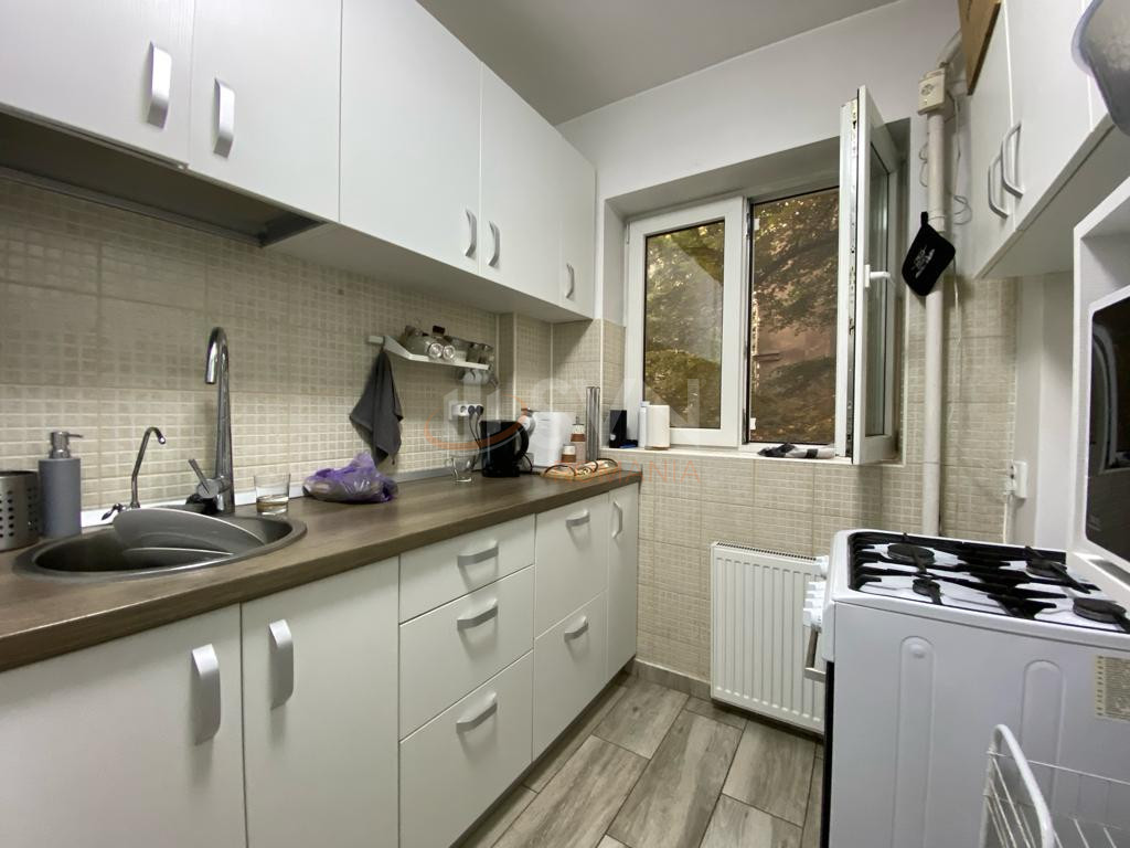 Apartament, 3 camere Bucuresti/Calea Victoriei