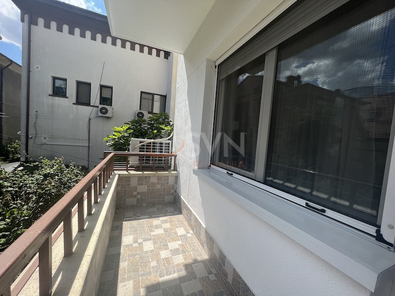 Apartament, 3 camere Bucuresti/Primaverii