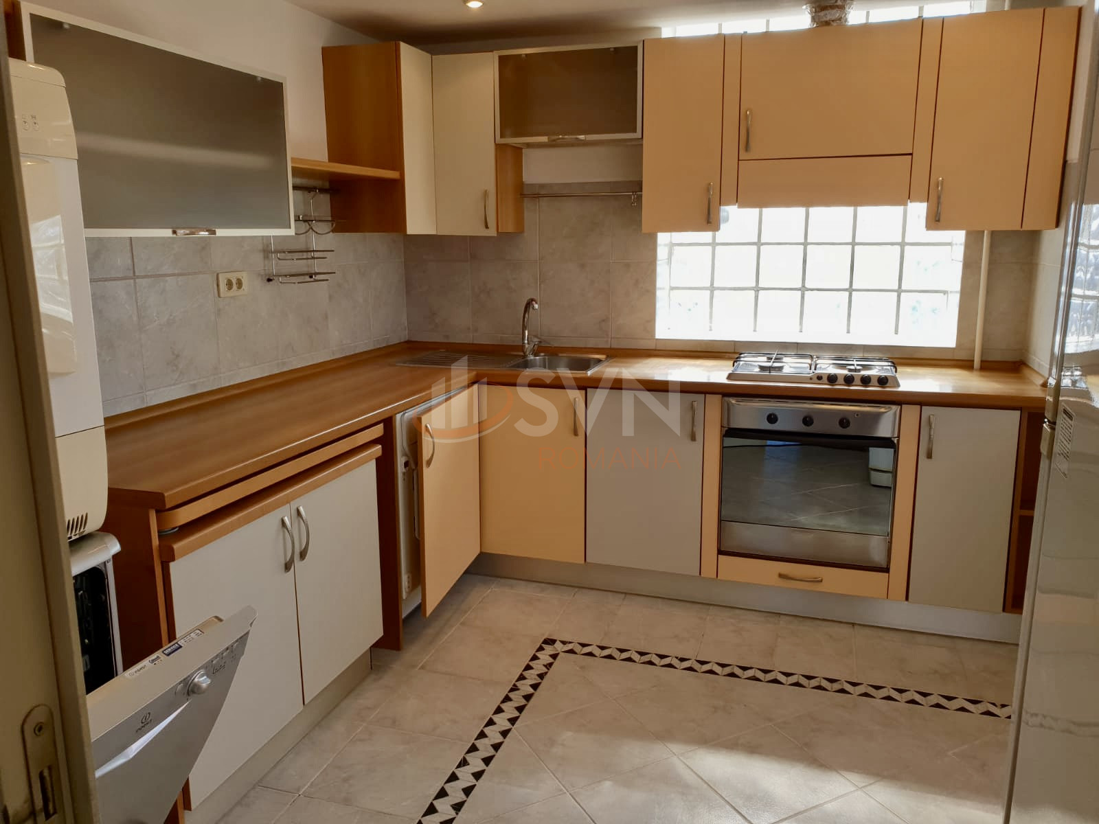 Apartament, 3 camere Bucuresti/Primaverii
