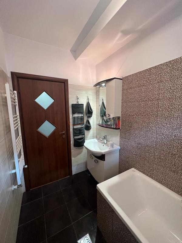 Apartament, 3 camere Bucuresti/Jiului