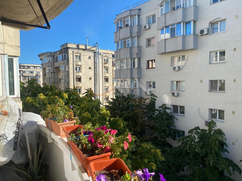Apartament, 3 camere Bucuresti/Decebal