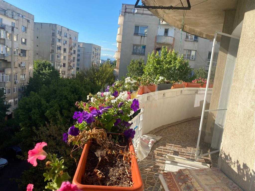 Apartament, 3 camere Bucuresti/Decebal