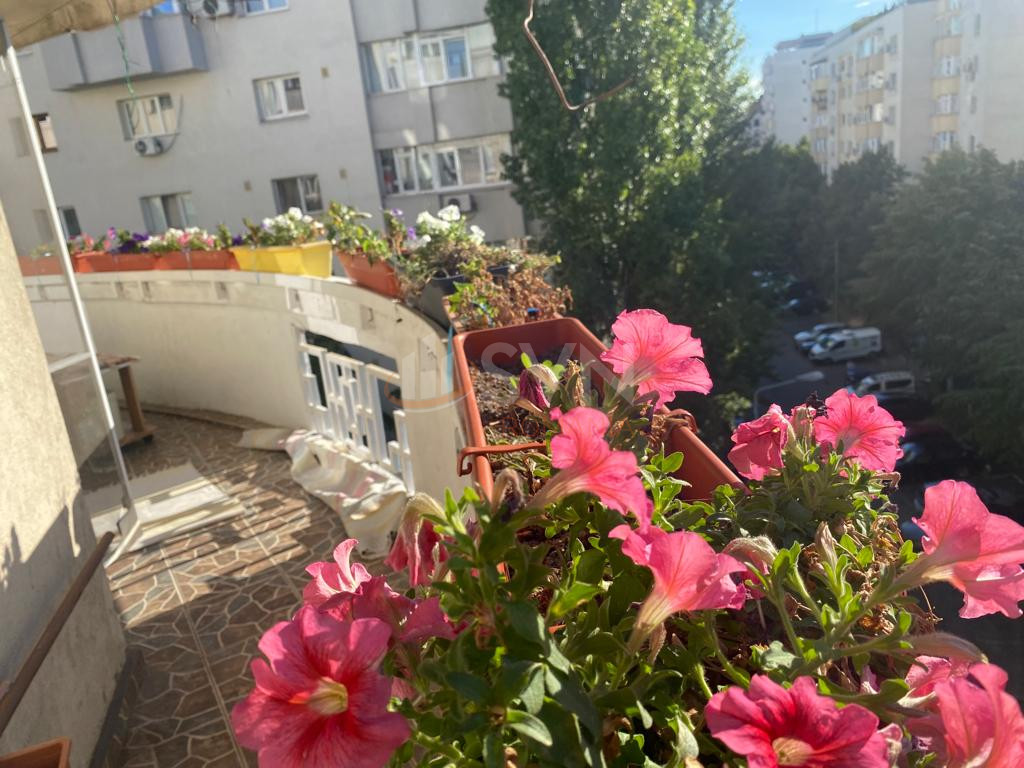 Apartament, 3 camere Bucuresti/Decebal
