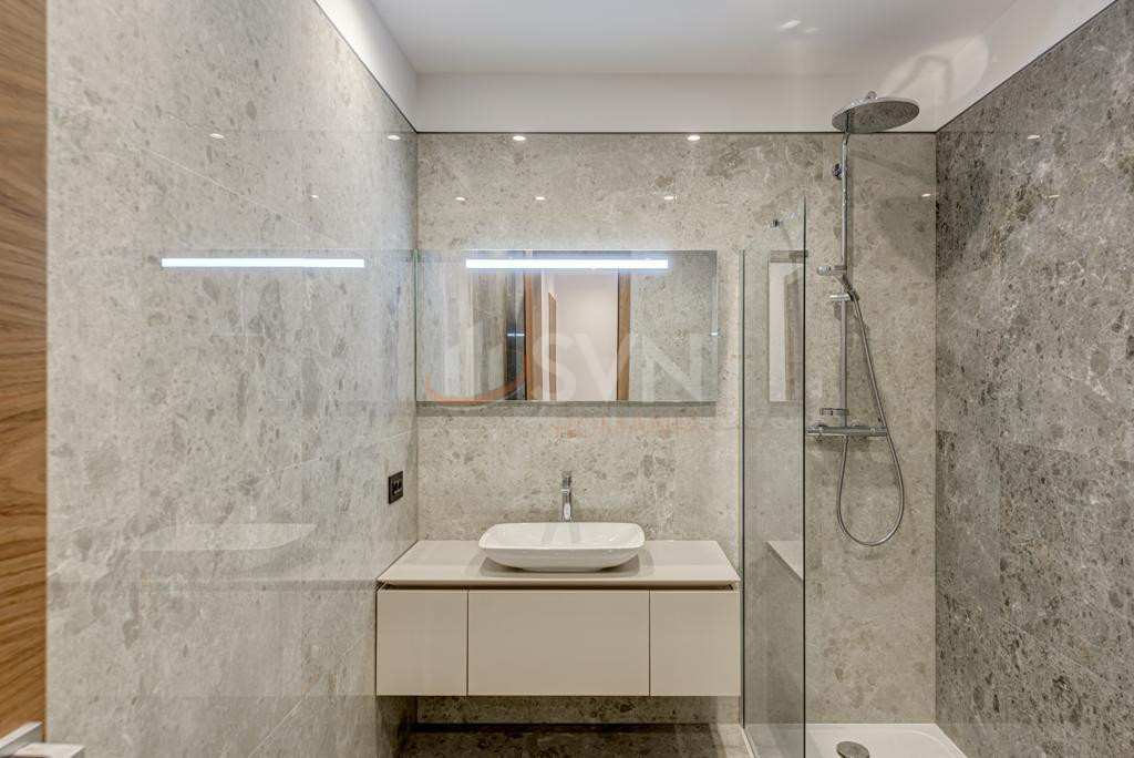 Apartament, 3 camere Bucuresti/Primaverii