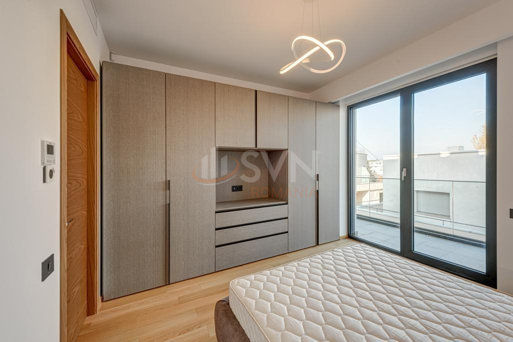 Apartament, 3 camere Bucuresti/Primaverii