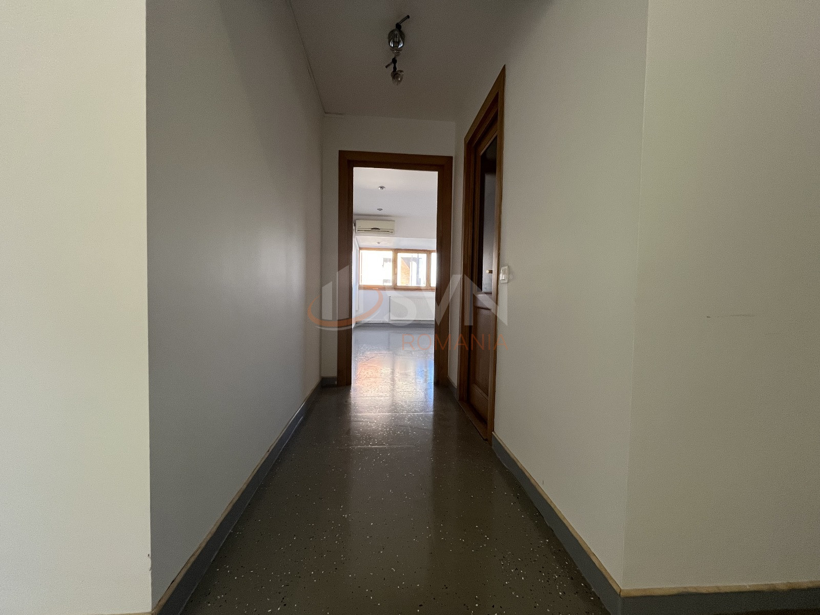 Apartament, 3 camere Dambovita/Micro 11