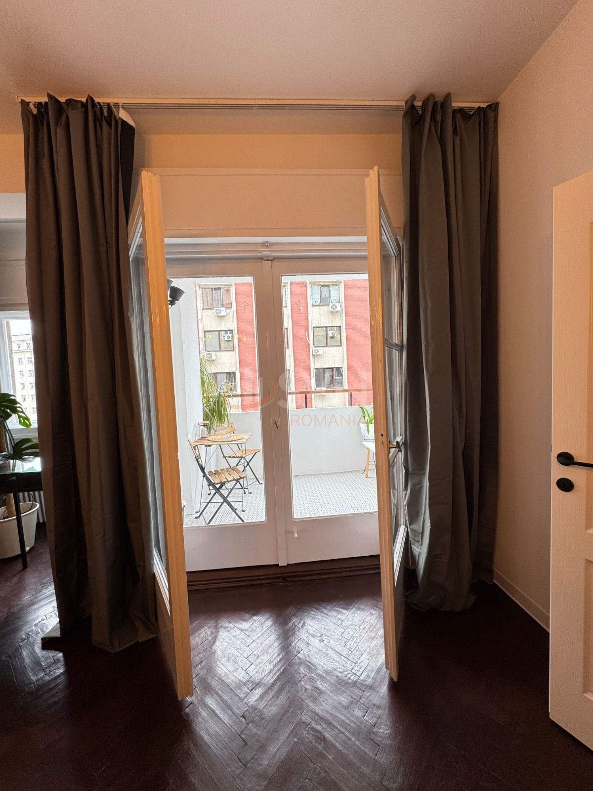 Apartament, 3 camere Bucuresti/Calea Victoriei