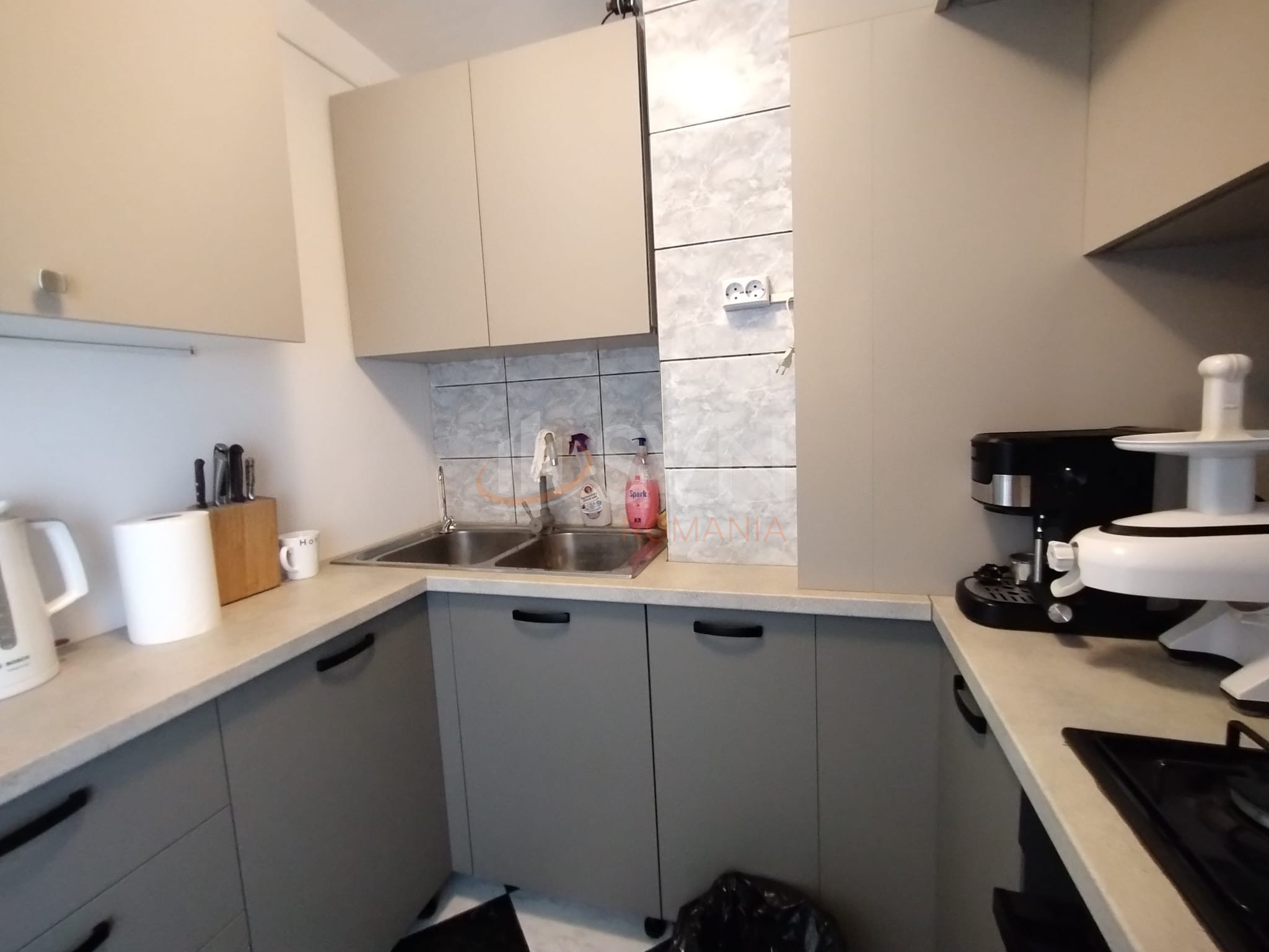 Apartament, 3 camere Bucuresti/P-ta Unirii