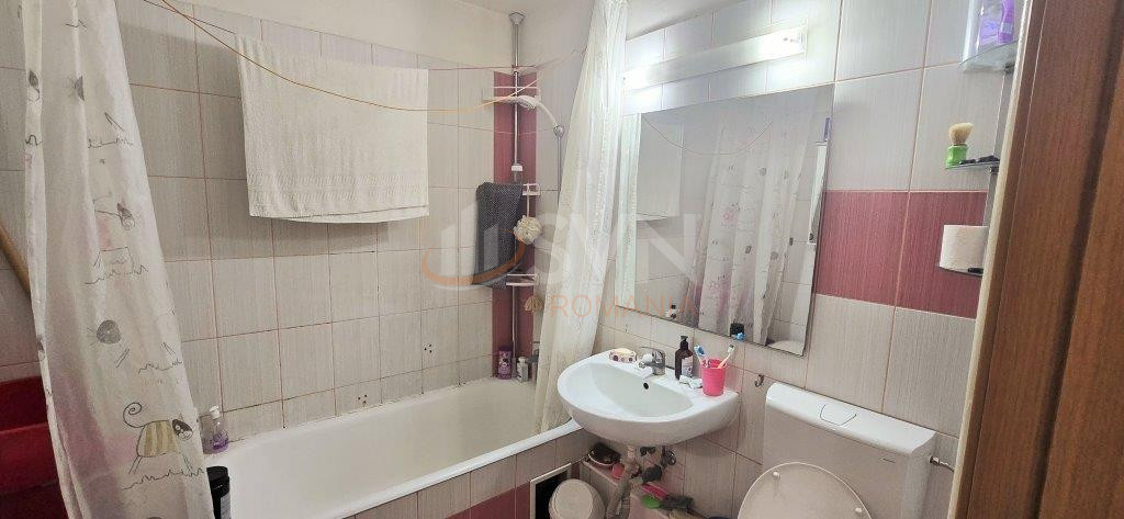 Apartament, 3 camere Bucuresti/Crangasi