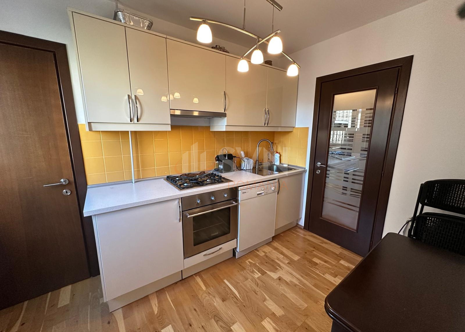 Apartament, 3 camere Bucuresti/P-ta Unirii