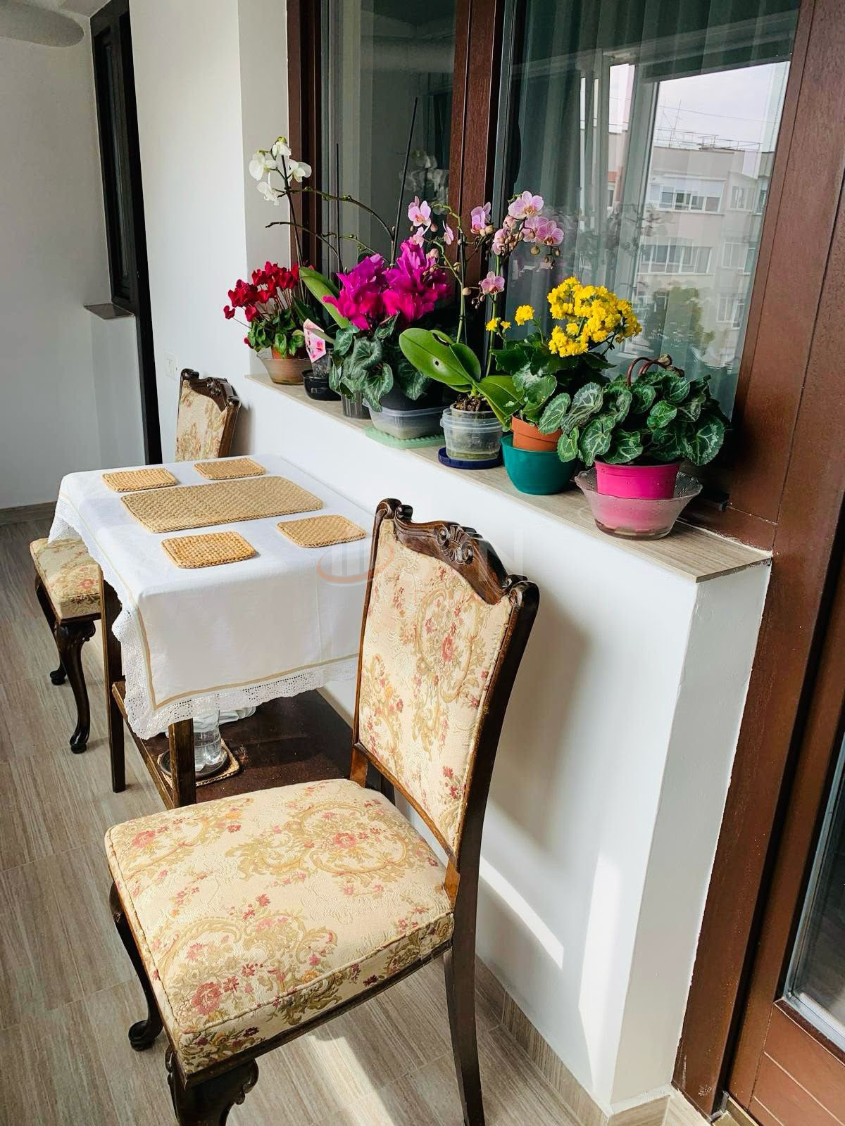 Apartament, 3 camere Bucuresti/P-ta Victoriei