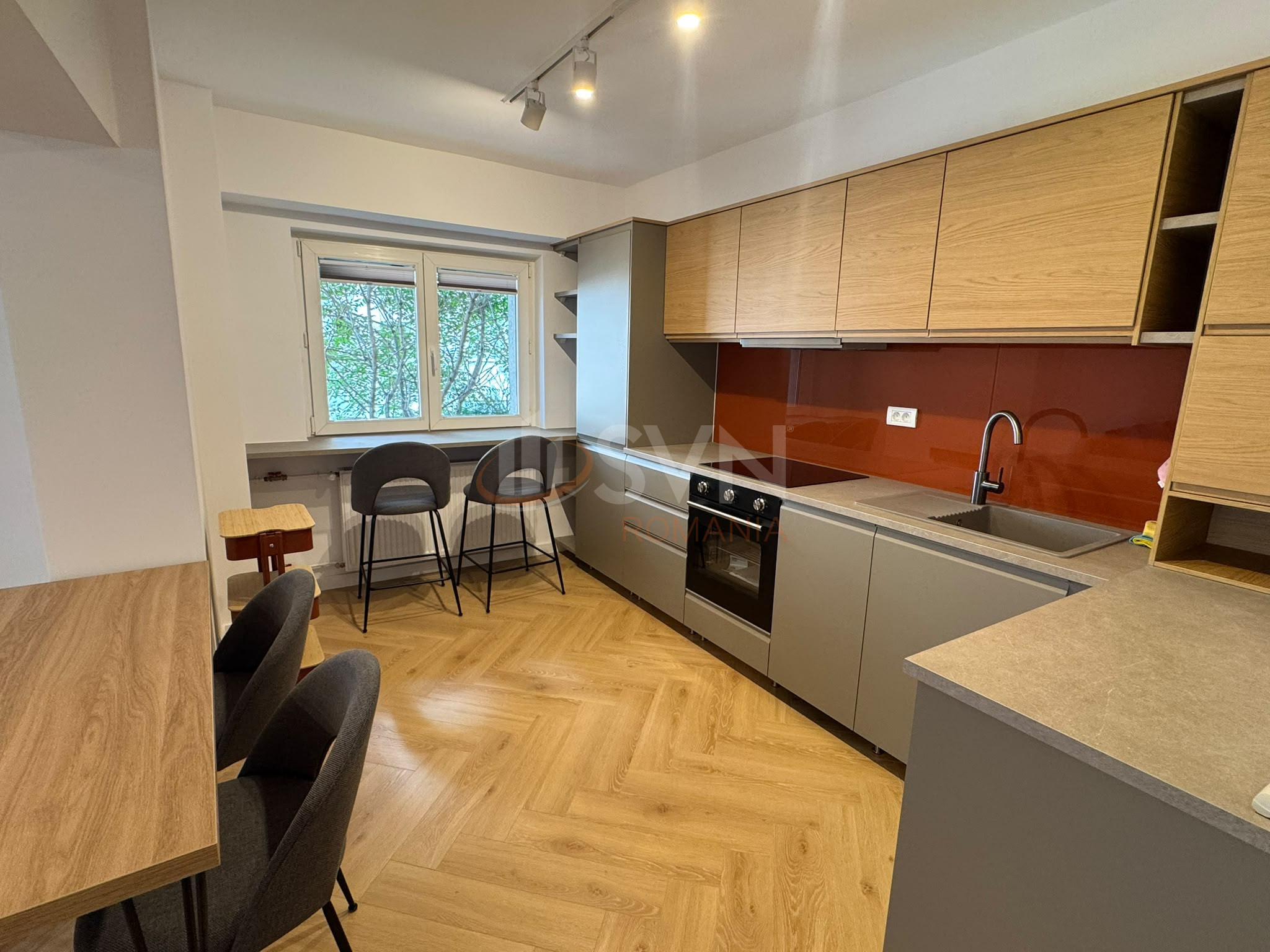 Apartament, 3 camere Bucuresti/P-ta Victoriei