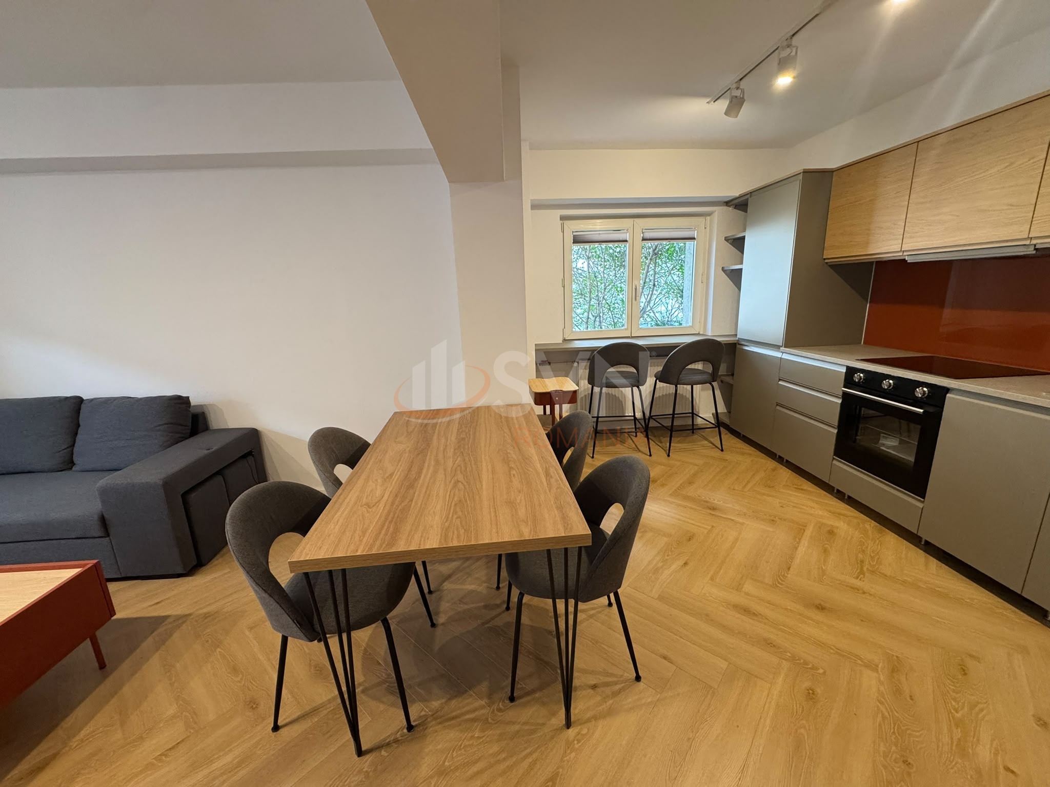 Apartament, 3 camere Bucuresti/P-ta Victoriei