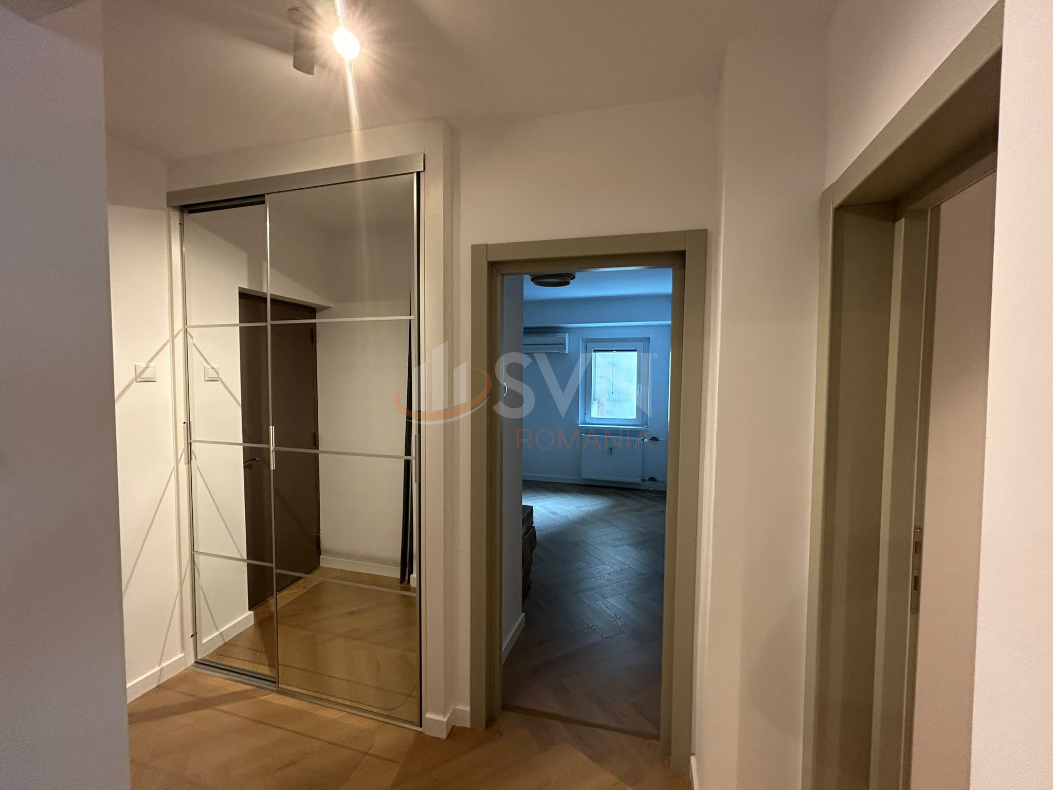 Apartament, 3 camere Bucuresti/P-ta Victoriei