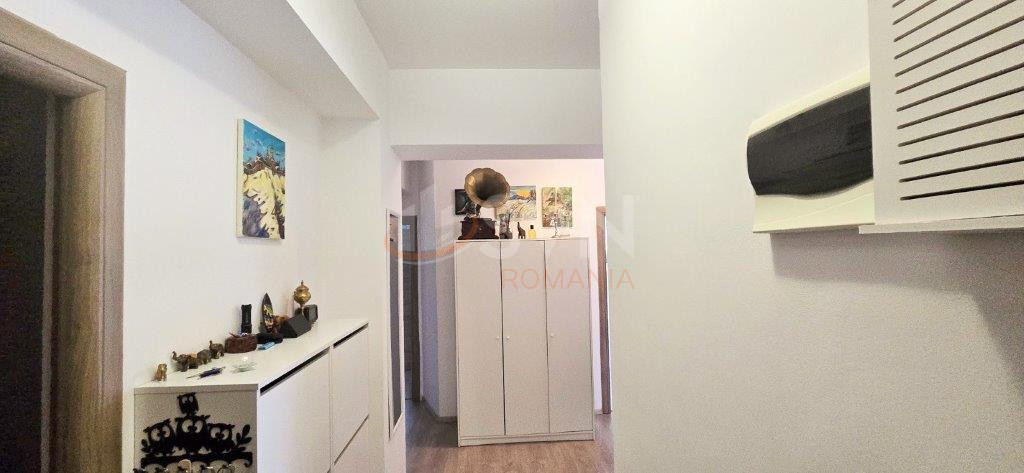 Apartament, 3 camere Bucuresti/Jiului