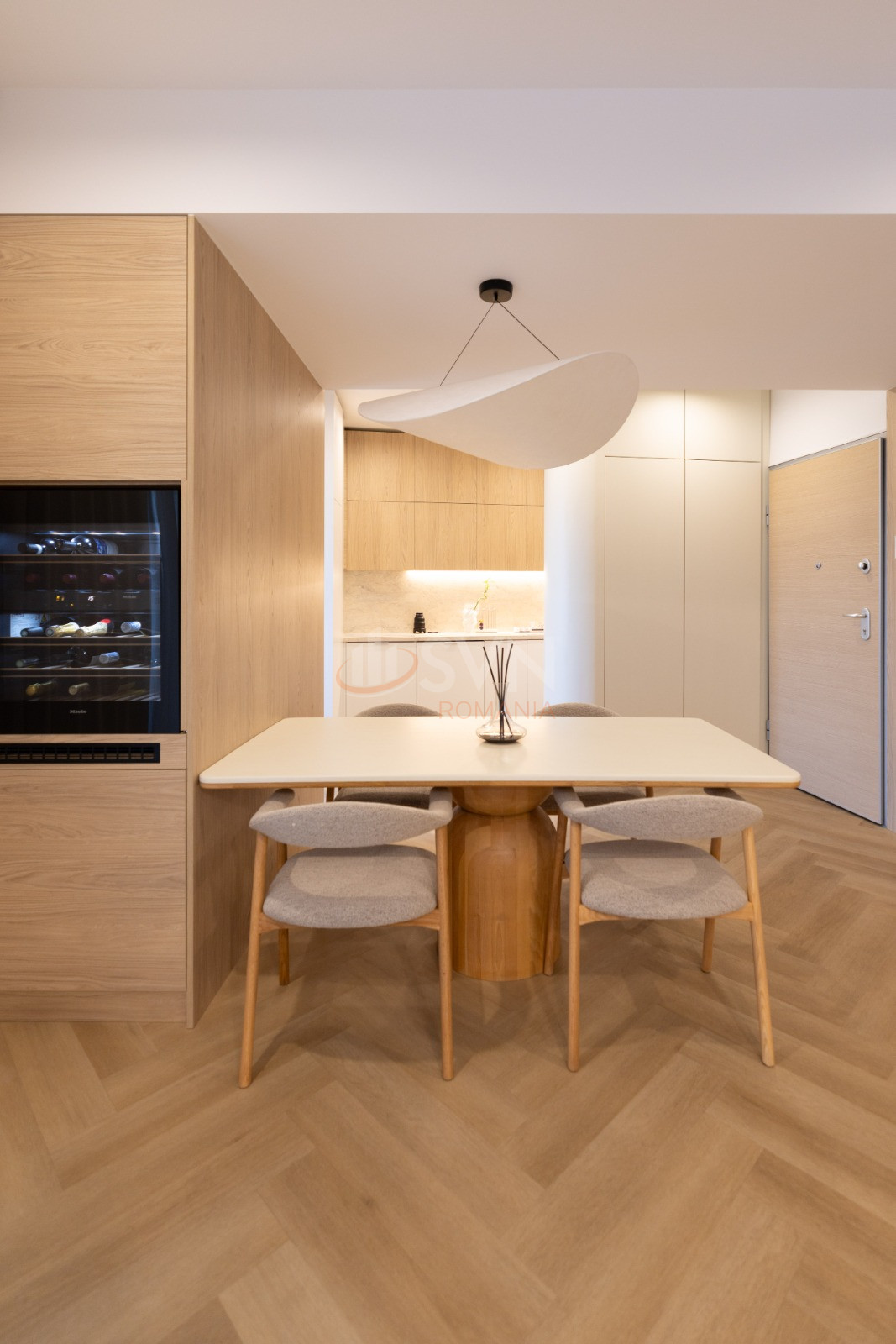 Apartament, 3 camere Bucuresti/P-ta Presei Libere