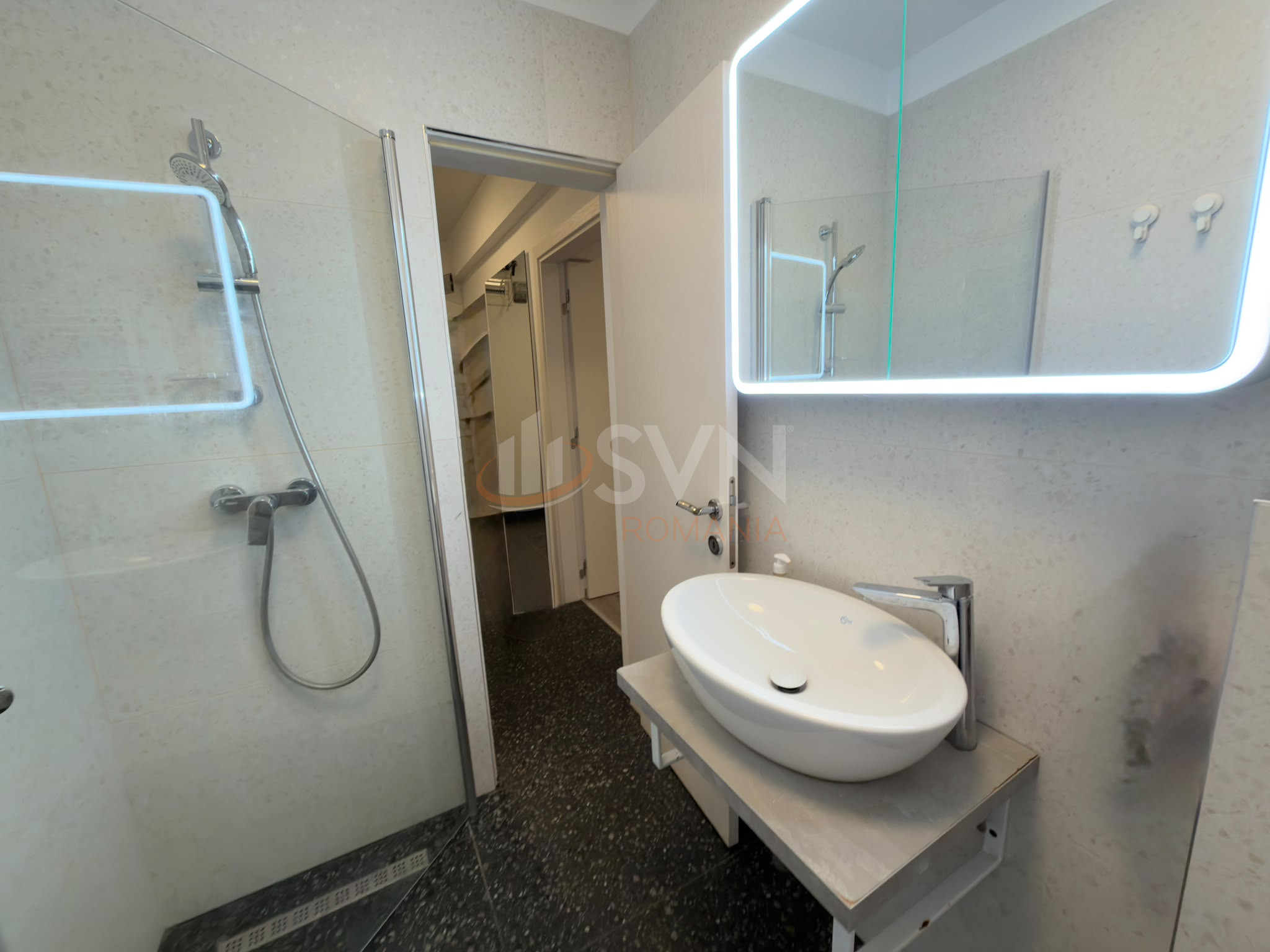 Apartament, 3 camere Bucuresti/Primaverii