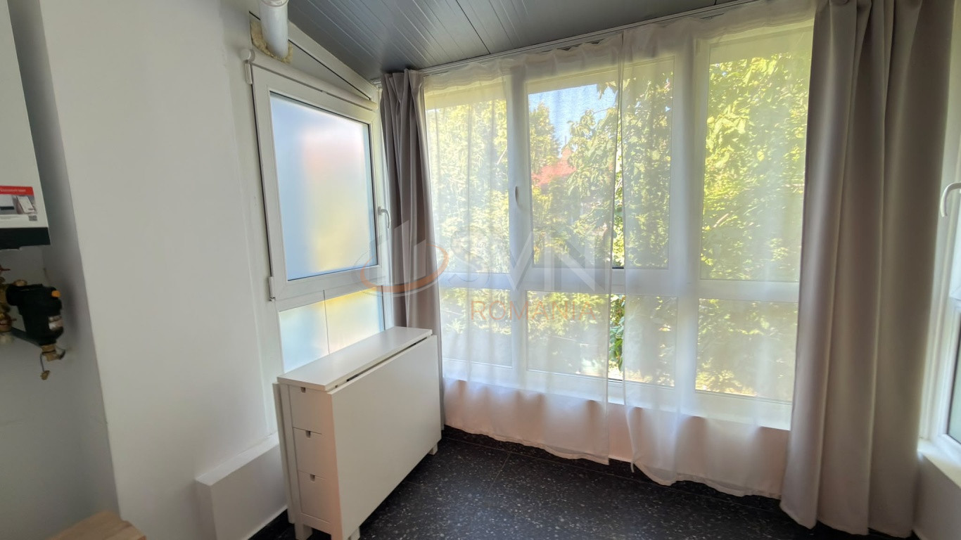 Apartament, 3 camere Bucuresti/Primaverii