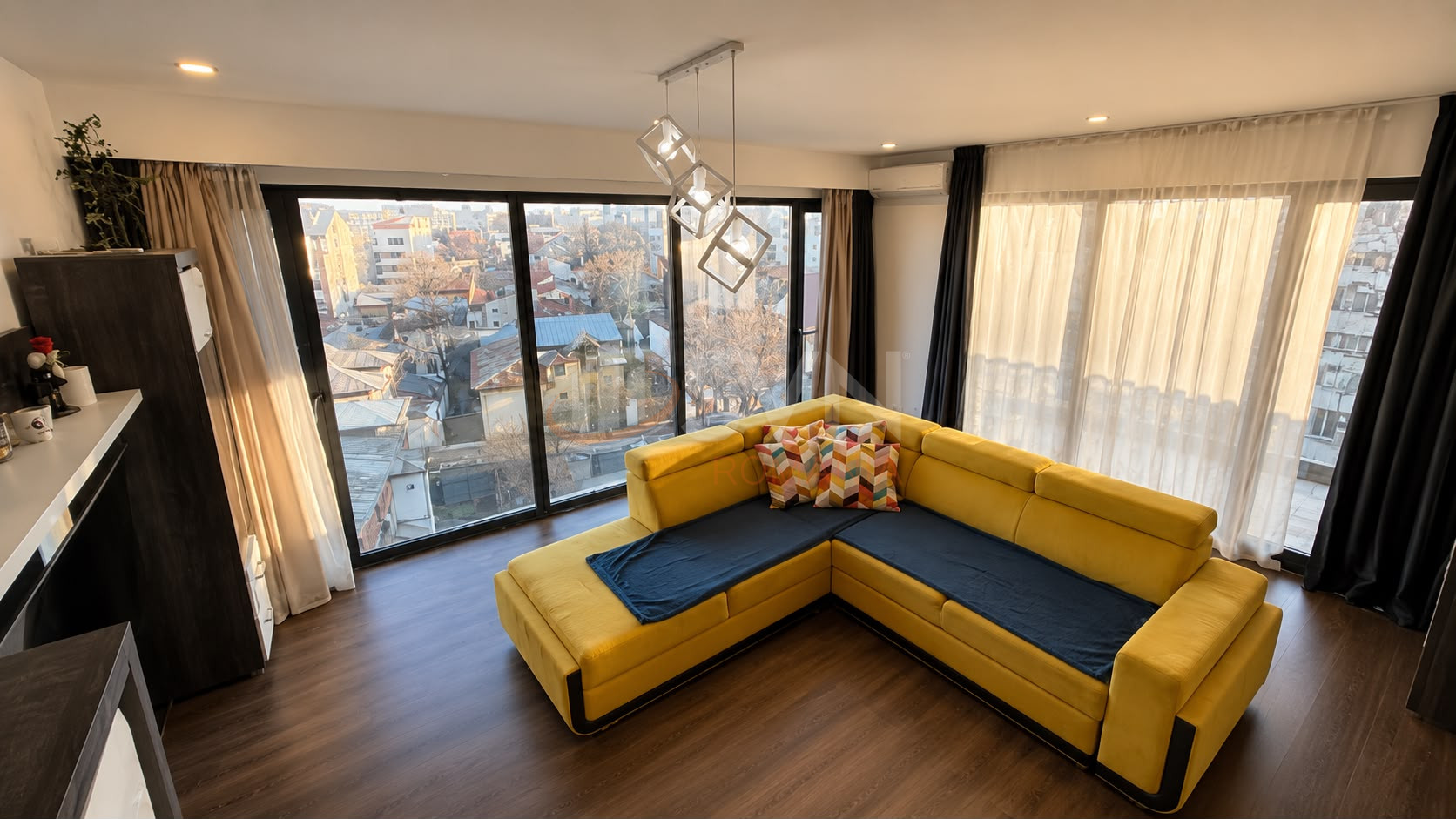 Apartament, 3 camere Bucuresti/P-ta Victoriei