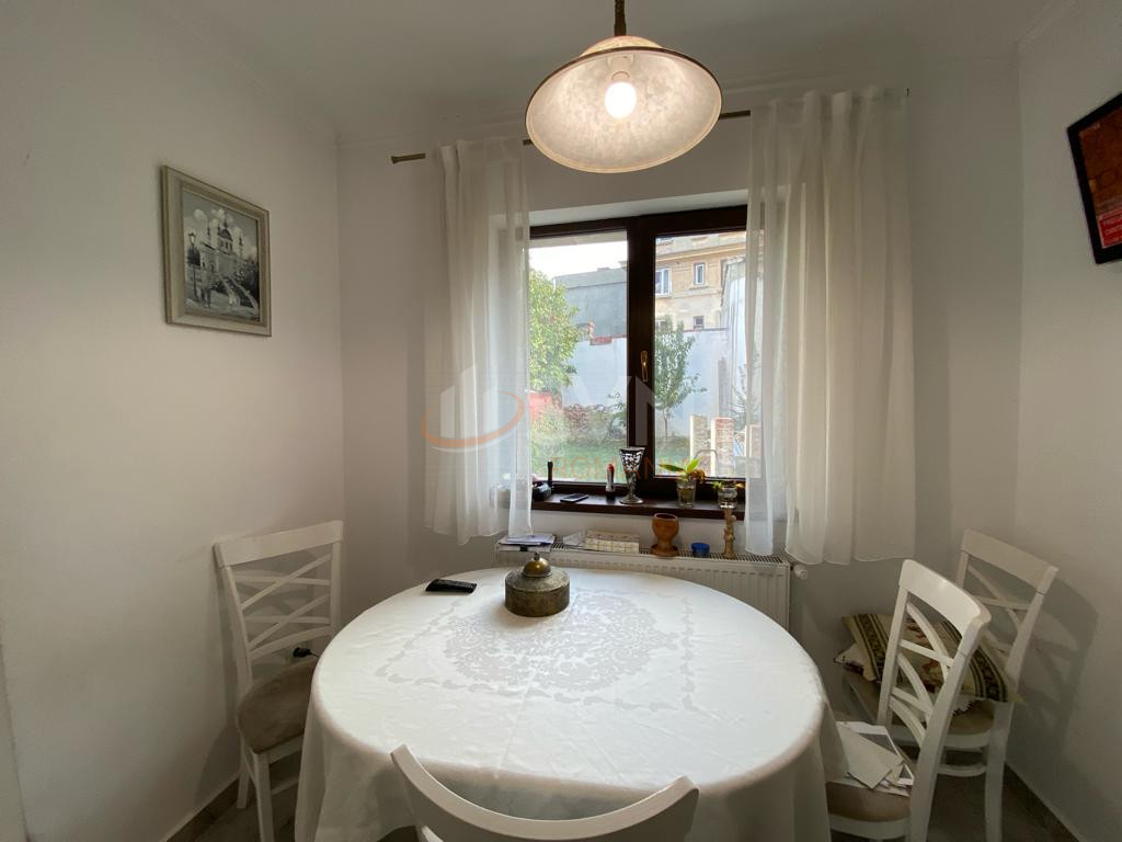 Apartament, 3 camere Bucuresti/Piata Victoriei