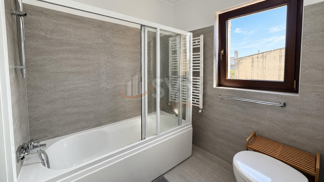 Apartament, 3 camere Bucuresti/P-ta Victoriei