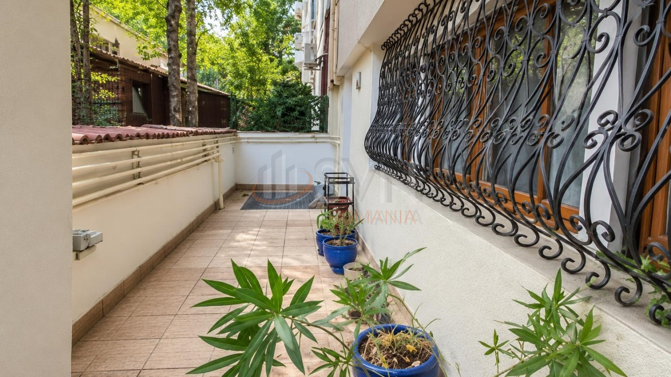 Apartament, 3 camere Bucuresti/Primaverii