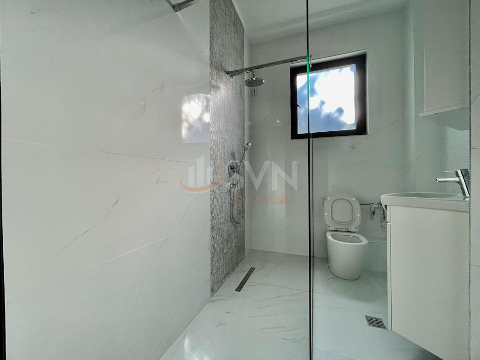 Apartament, 3 camere Bucuresti/Primaverii