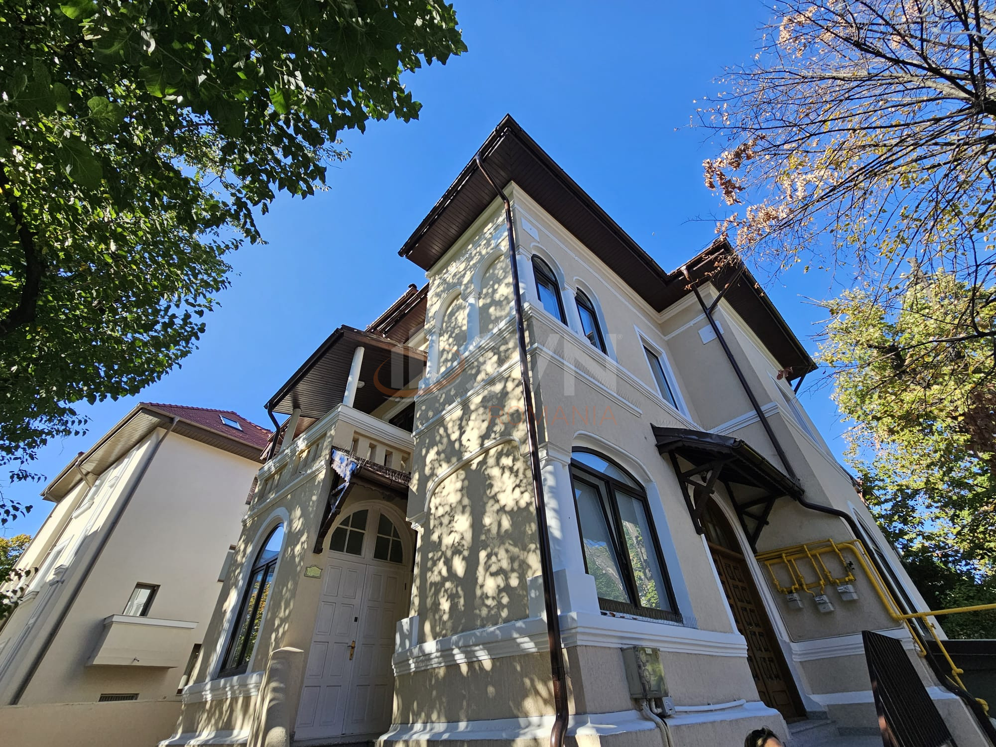 Apartament, 3 camere Bucuresti/Primaverii