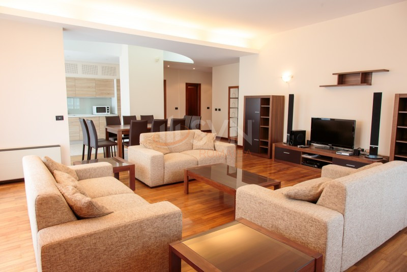 Apartament, 3 camere Bucuresti/Primaverii