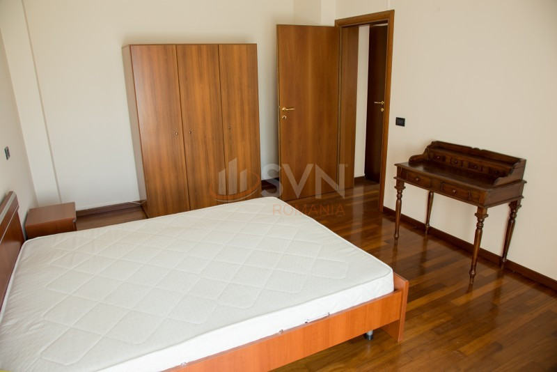 Apartament, 3 camere Bucuresti/Primaverii