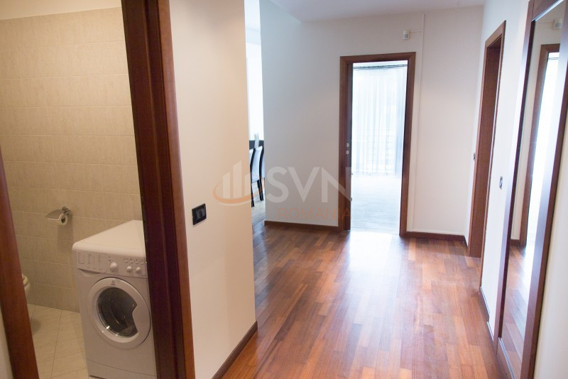 Apartament, 3 camere Bucuresti/Primaverii