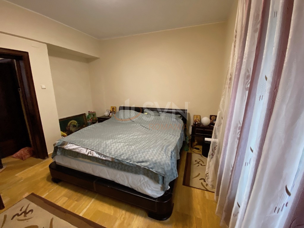 Apartament, 3 camere Bucuresti/Primaverii