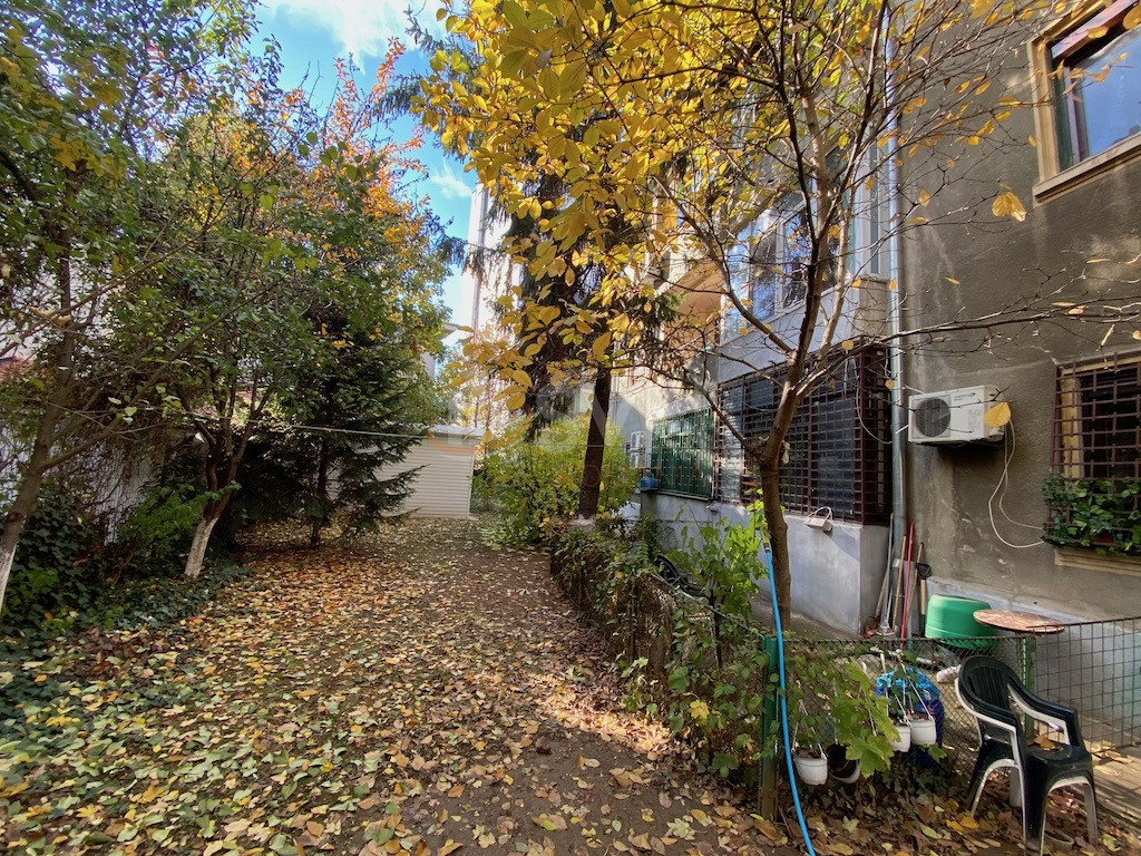 Apartament, 3 camere Bucuresti/Primaverii