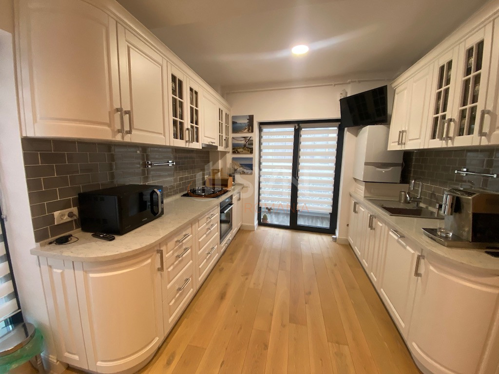 Apartament, 3 camere Bucuresti/Piata Victoriei