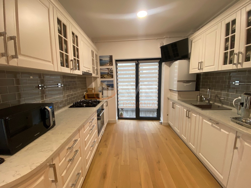 Apartament, 3 camere Bucuresti/Piata Victoriei