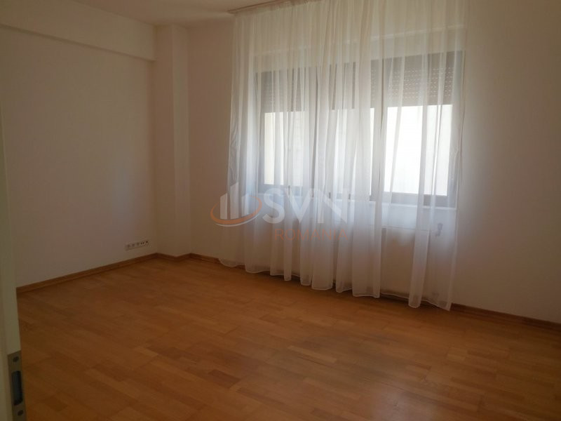 Apartament, 3 camere Bucuresti/Primaverii