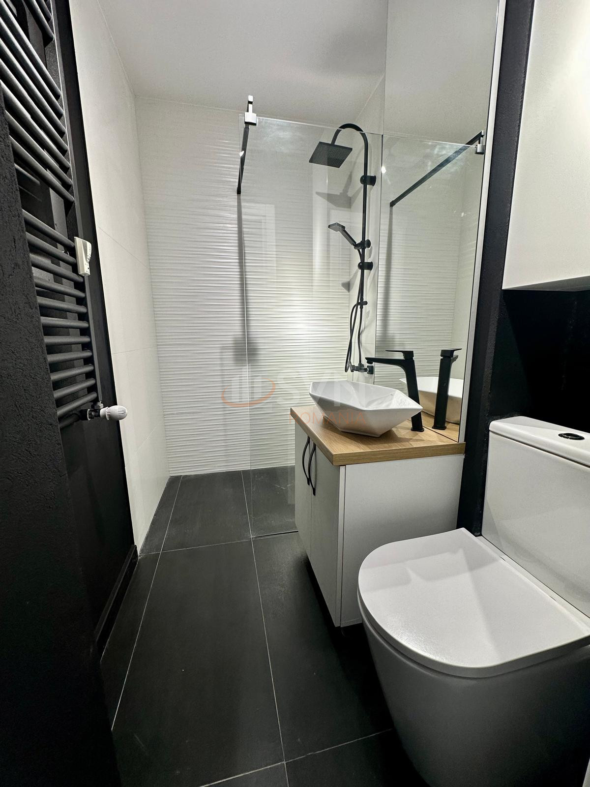 Apartament, 3 camere Bucuresti/Piata Victoriei