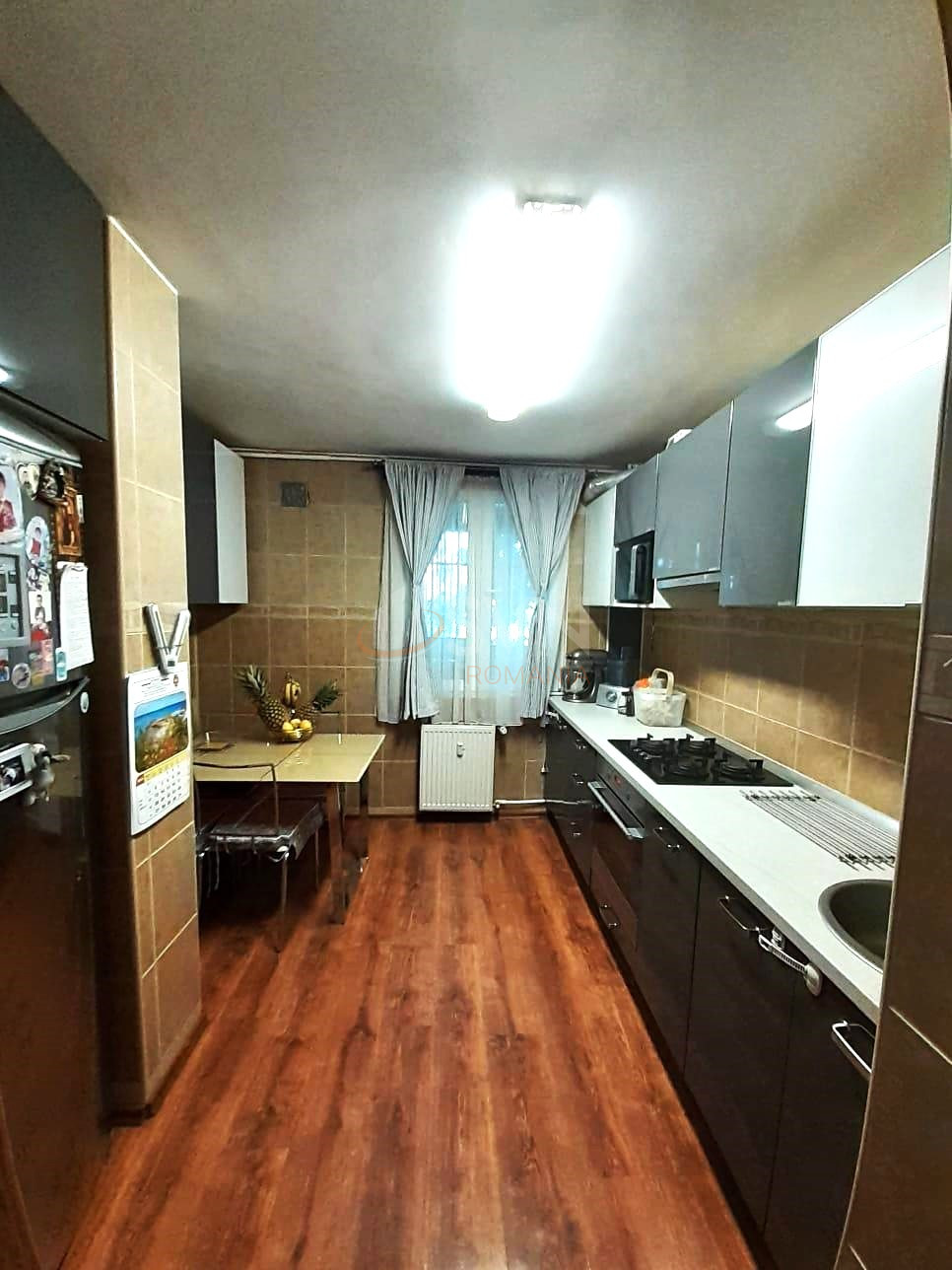 Apartament, 3 camere Bucuresti/Brancoveanu