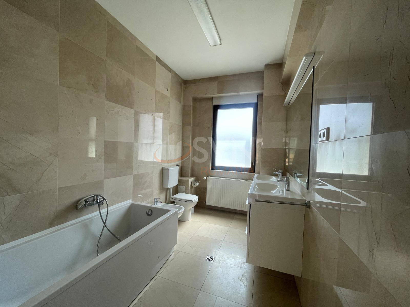 Apartament, 3 camere Bucuresti/Primaverii