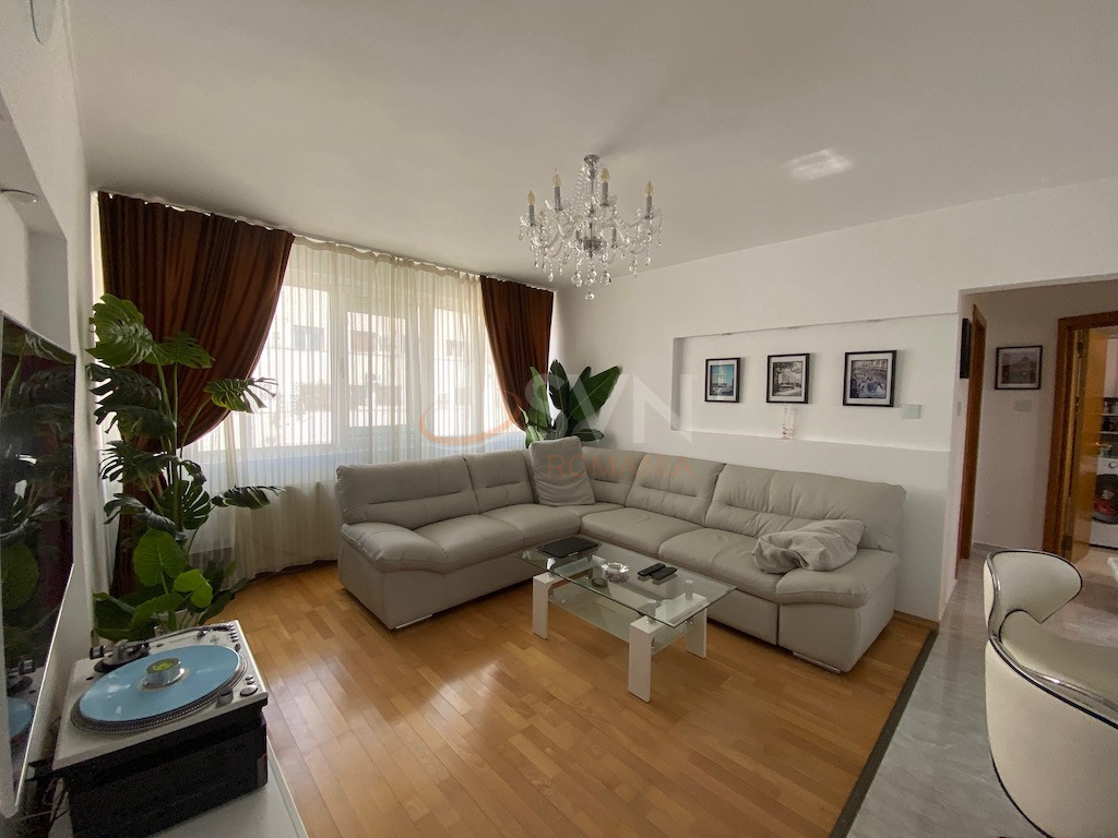 Apartament, 3 camere Bucuresti/Calea Victoriei